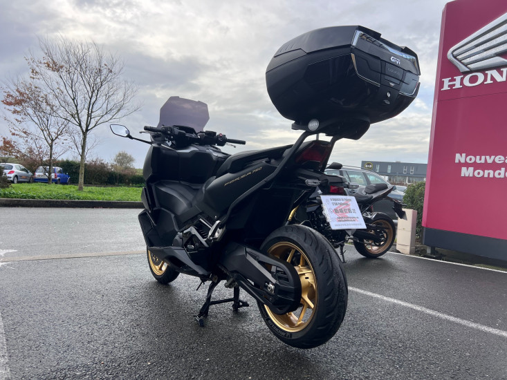 HONDA FORZA 750 - PUILBOREAU