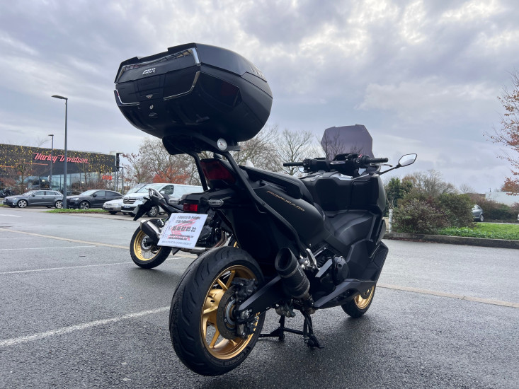 HONDA FORZA 750 - PUILBOREAU