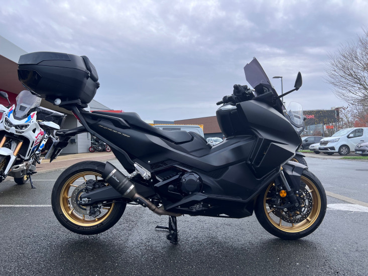 HONDA FORZA 750 - PUILBOREAU