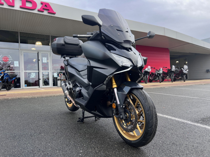 HONDA FORZA 750 - PUILBOREAU