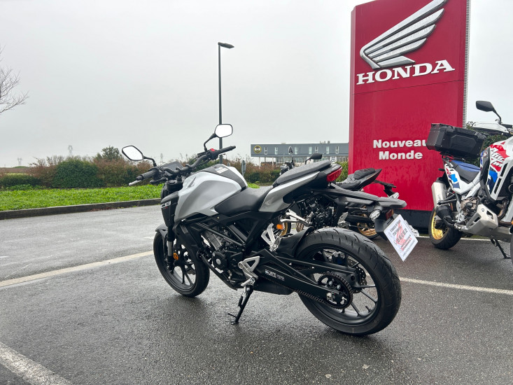 CB 125 R - PUILBOREAU