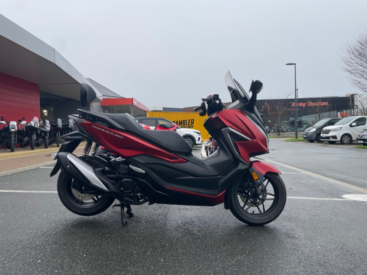 HONDA FORZA 350 - PUILBOREAU