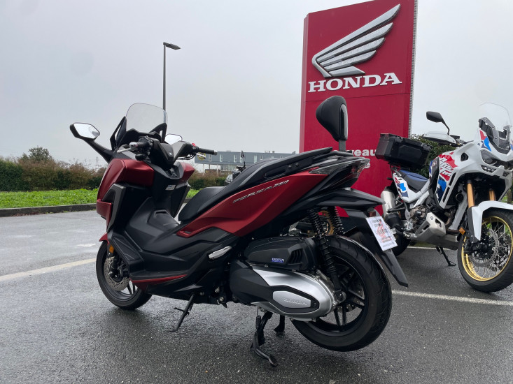 HONDA FORZA 350 - PUILBOREAU