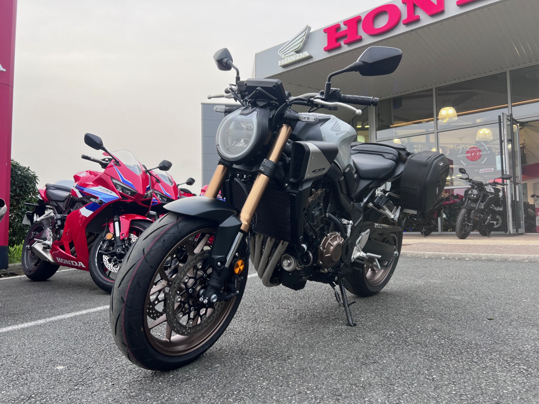 HONDA CB650R E-CLUTCH A2 NOUVEAU MONDE  PUILBOREAU 