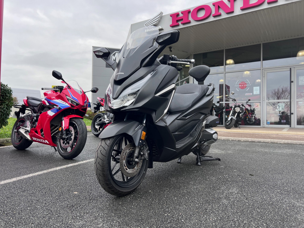 YAMAHA XV 950 BOLT R 3100KM non bridable LECONTE MOTOS  VEZIN LE COQUET 