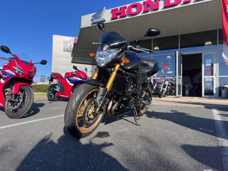 YAMAHA FZ8 - PUILBOREAU